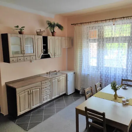Vranov Apartment *